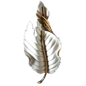 Vintage Trifari Brooch Pin‎ Leaf White Poured Enameled Gold Tone Mid Century